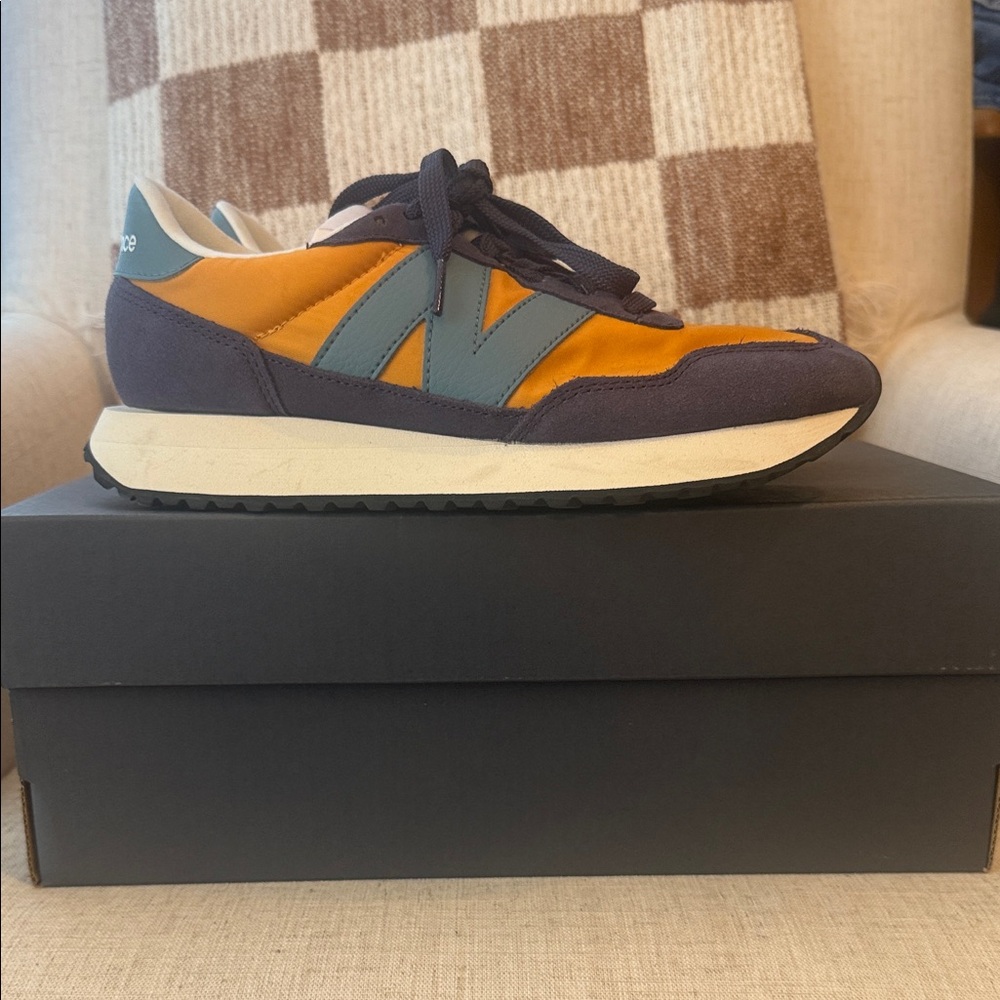 New Balance Orange and Blue Sneakers size 8